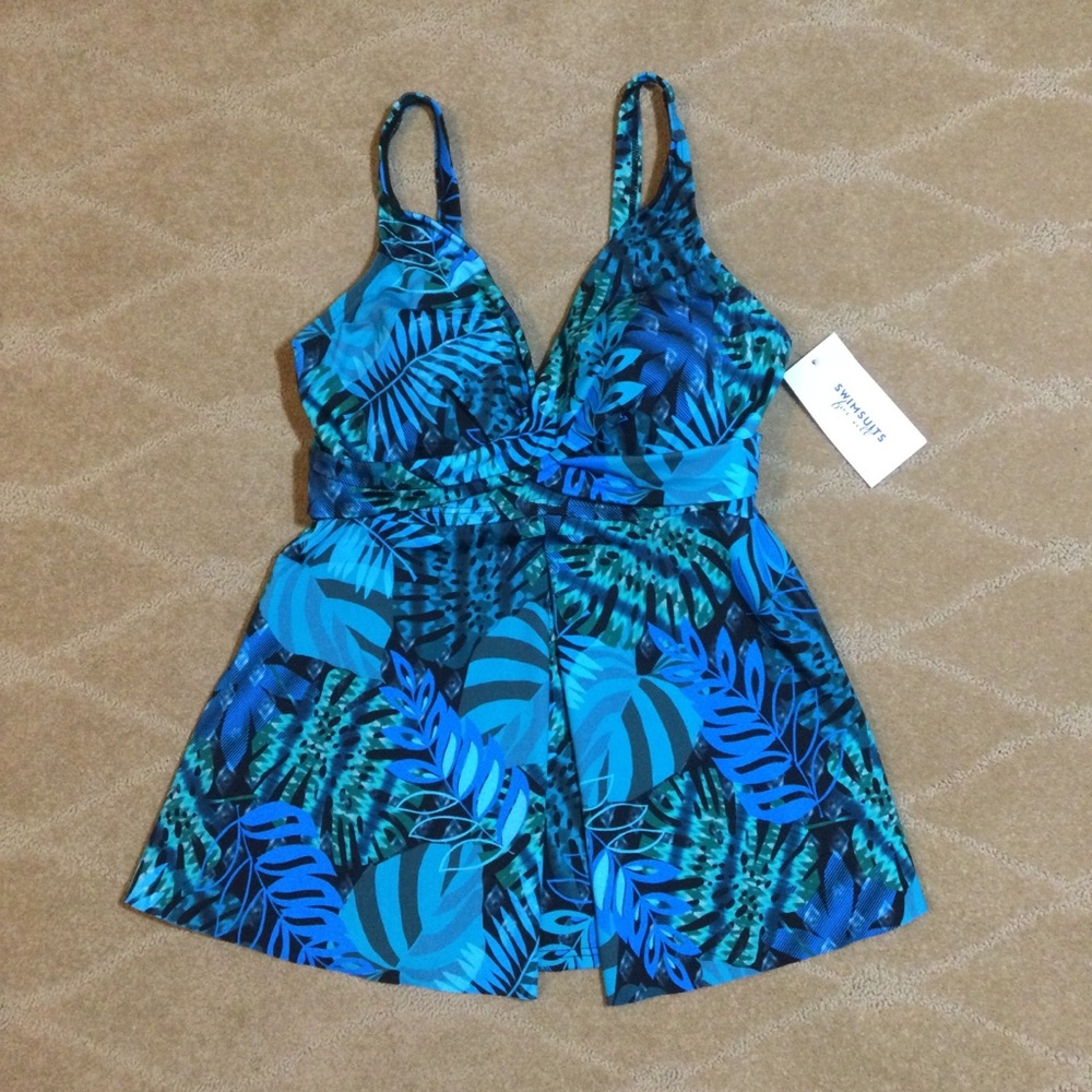 Swimsuits For All NWT V-Neck Flyaway Tankini Top, size 8